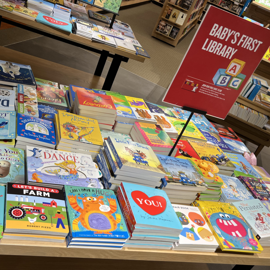 Robert Pizzo's Let's Build a Farm in Barnes & Noble